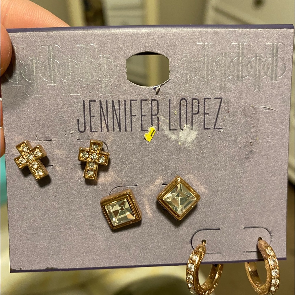 never worn before gold sparkly earrings pack